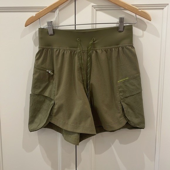 Lululemon WovenAir High-Rise Hiking Short 4"—Great!!  Like New Condition! Size 6 - Picture 5 of 10